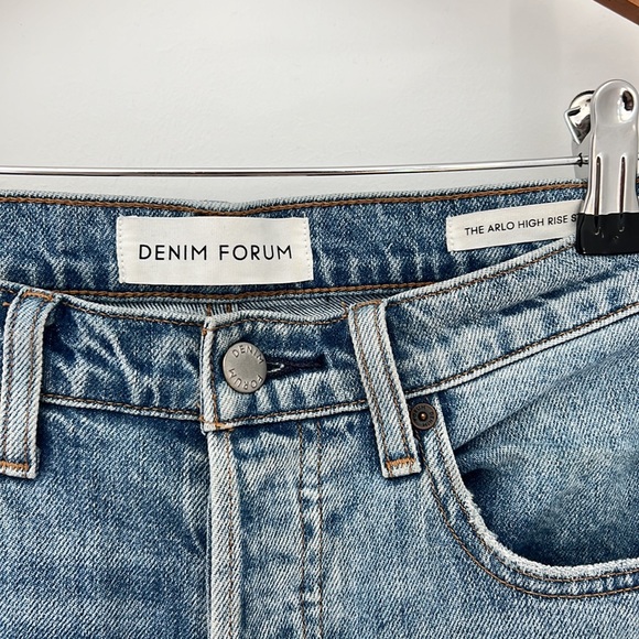 Denim Forum Arlo high rise straight L28. Medium wash denim. - Picture 2 of 3